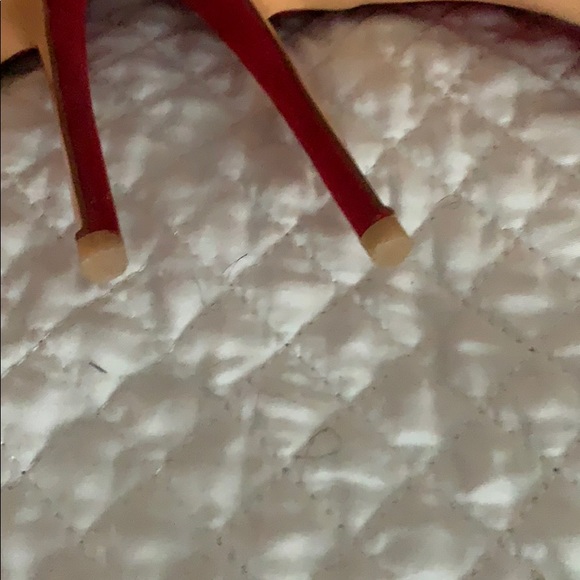 👠 - Picture 3 of 4